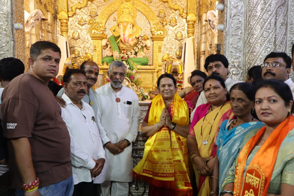 भ्रष्टाचारमुक्त शासनासाठी कसबा गणपती चरणी प्रार्थना; तरुणांनी खचून जाऊ नये : शिवसेना नेत्या, आ. डॉ. नीलम गोऱ्हे