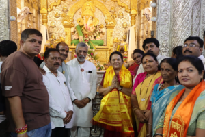 भ्रष्टाचारमुक्त शासनासाठी कसबा गणपती चरणी प्रार्थना; तरुणांनी खचून जाऊ नये : शिवसेना नेत्या, आ. डॉ. नीलम गोऱ्हे