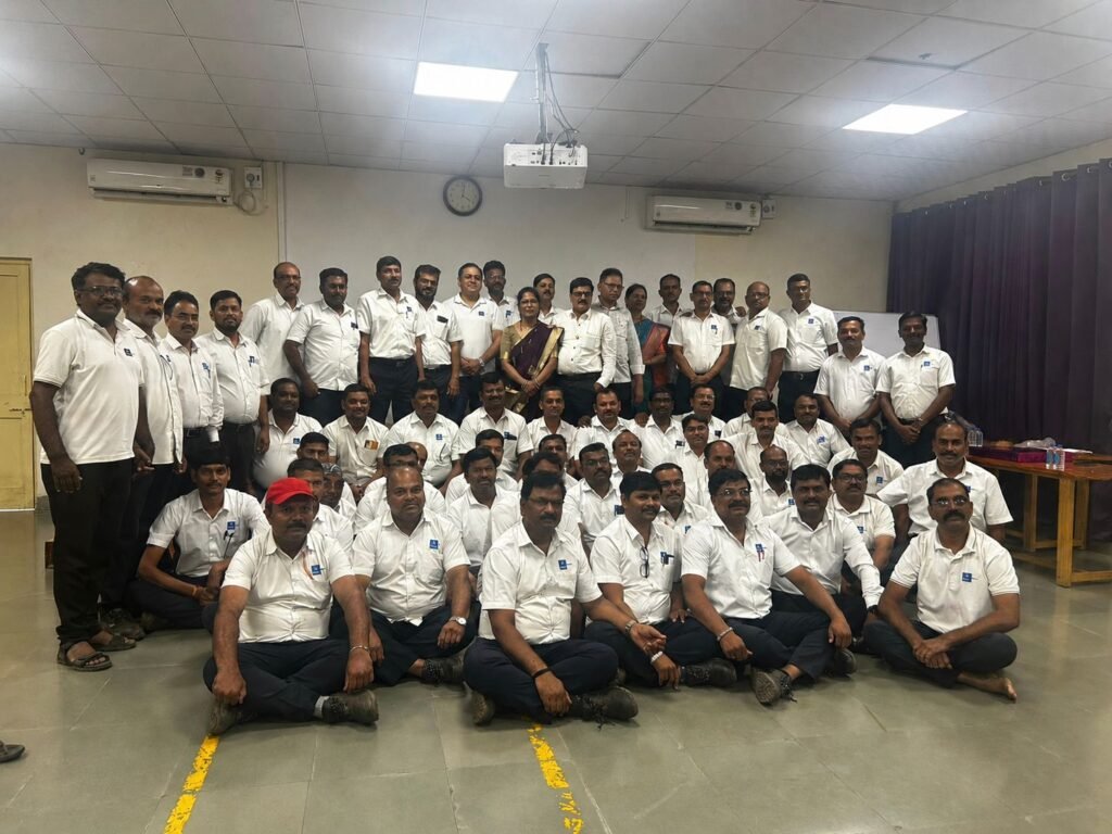 २९ वर्षांच्या कर्तव्यनिष्ठ सेवेला मानाचा मुजरा; दत्ताराम शिंदे यांचा गौरवपूर्ण सेवानिवृत्ती सोहळा